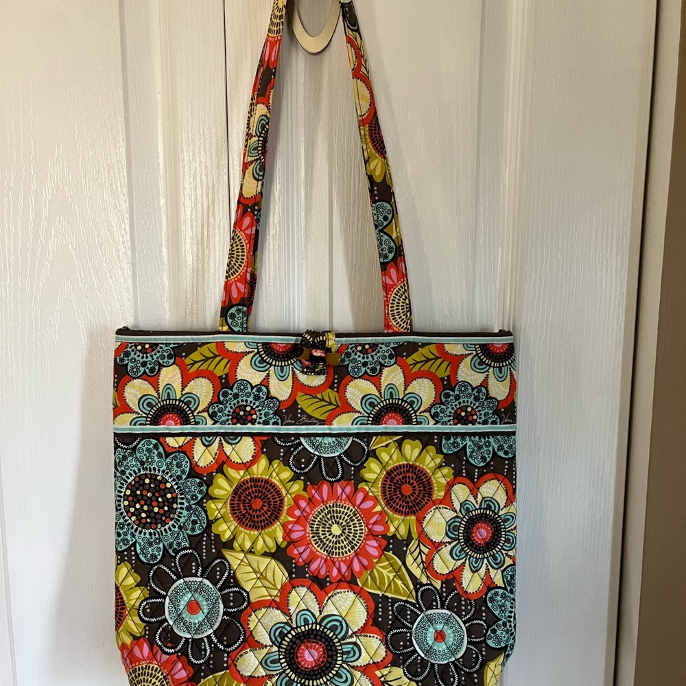 VERA BRADLEY FLORAL TOGGLE BUTTON LARGE TOTE